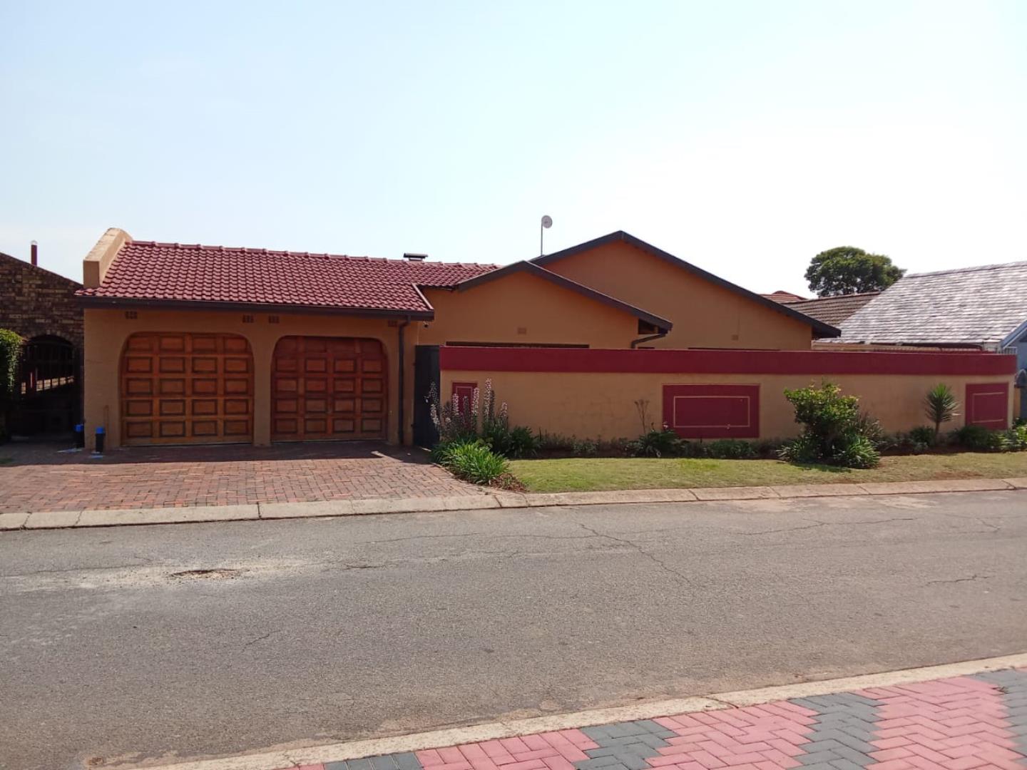 5 Bedroom House for Sale - Gauteng