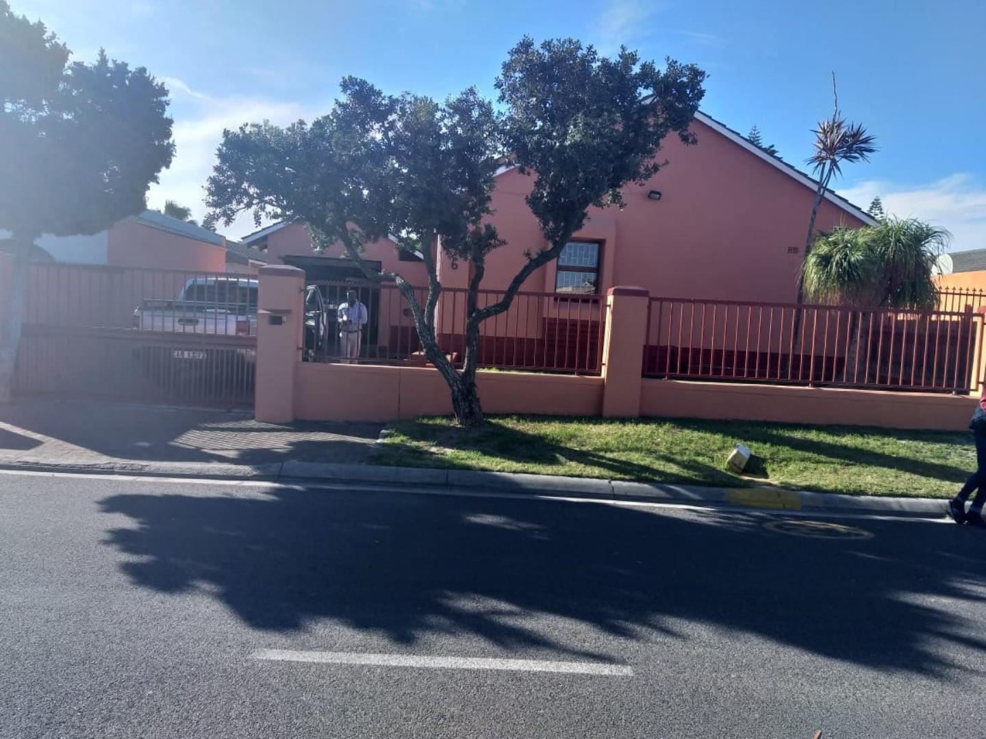 4 Bedroom House for Sale - Western Cape