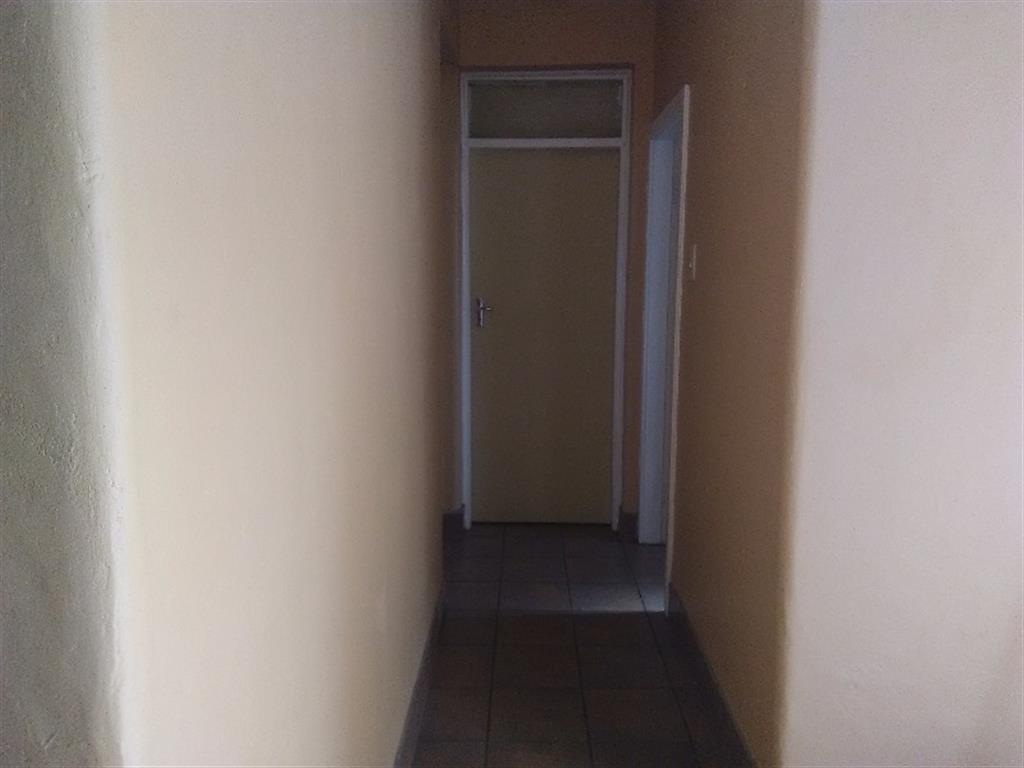 2 Bedroom House + Cottage/Flat for Sale - Gauteng
