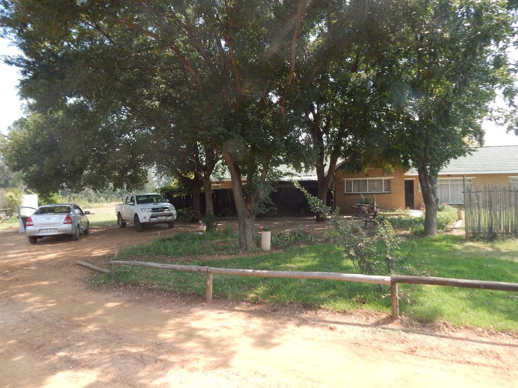 6 Bedroom House for Sale - Gauteng
