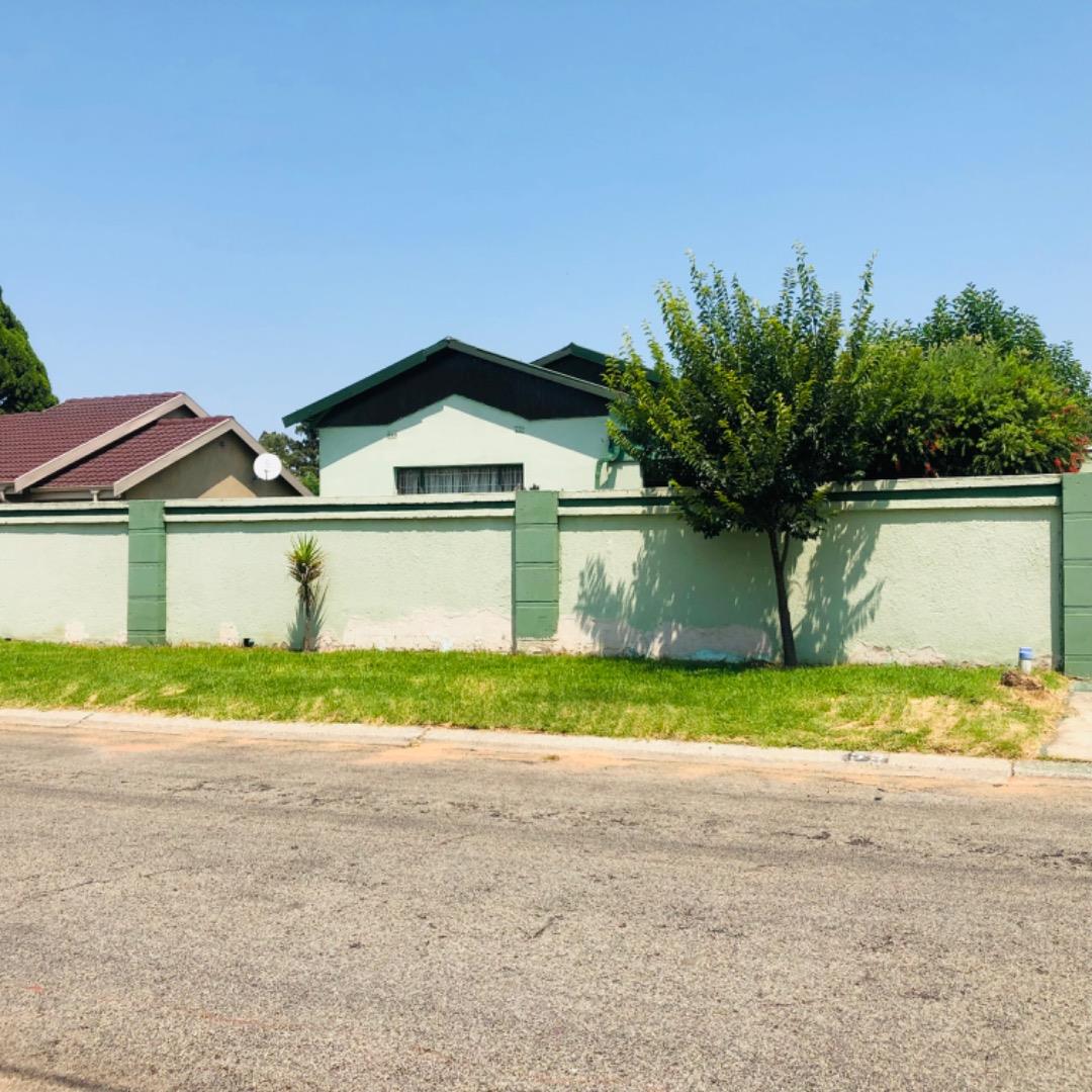 7 Bedroom House for Sale - Gauteng