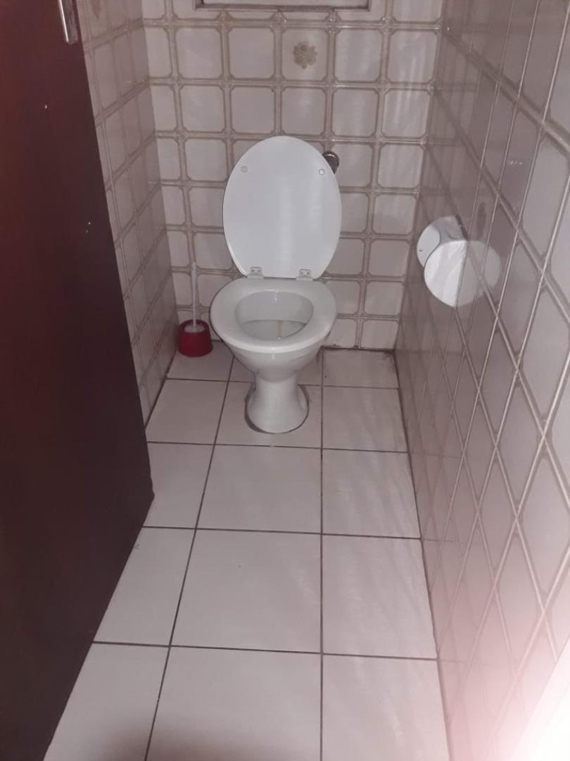 572105_TOILET-1.jfif