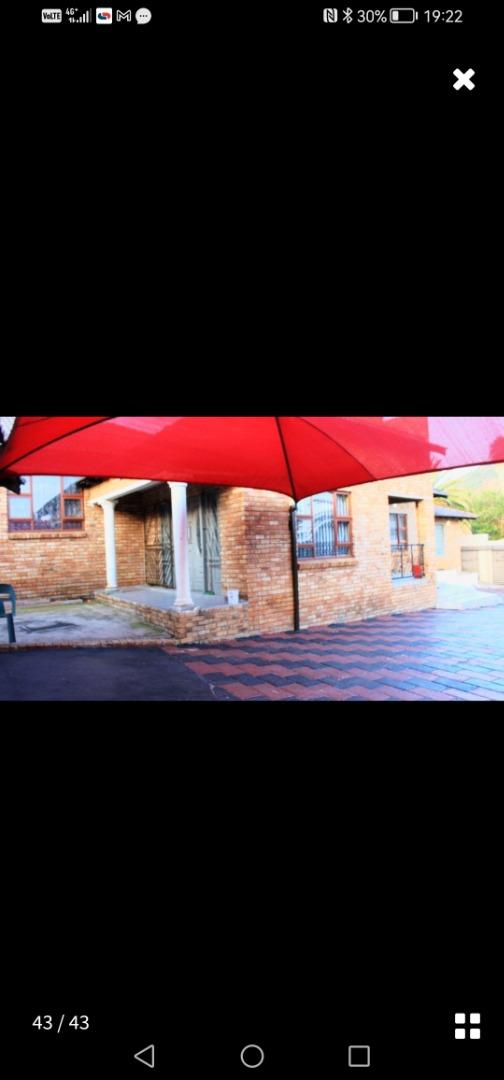701371_ledwaba.jpg