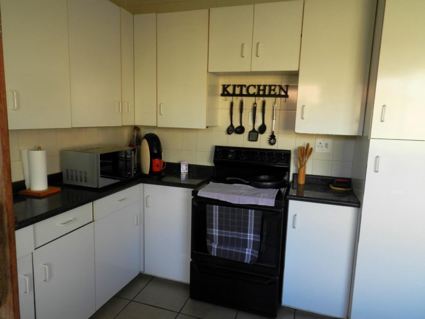 704908_Kitchen_1.jpg