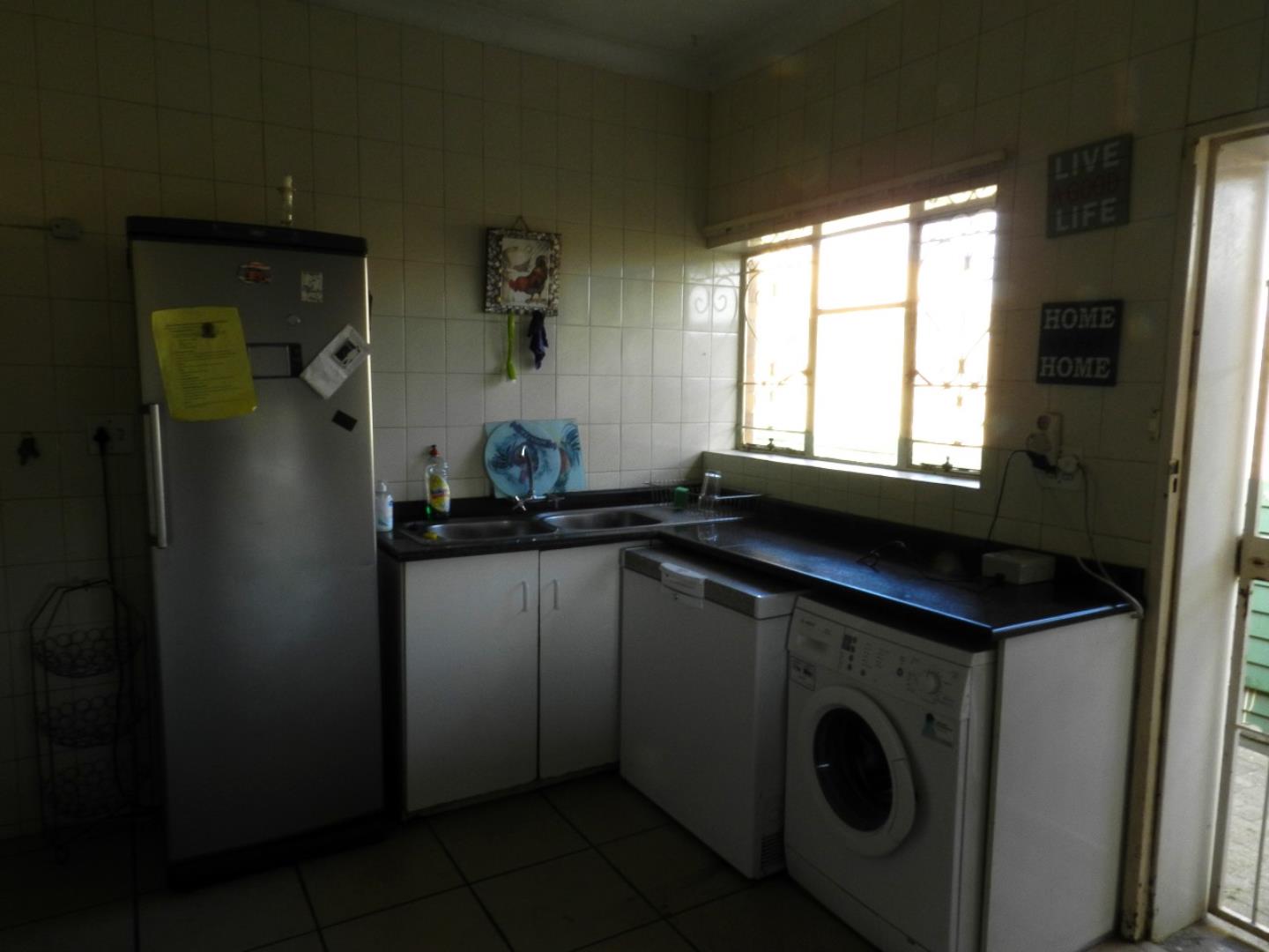 704908_Kitchen_2.jpg