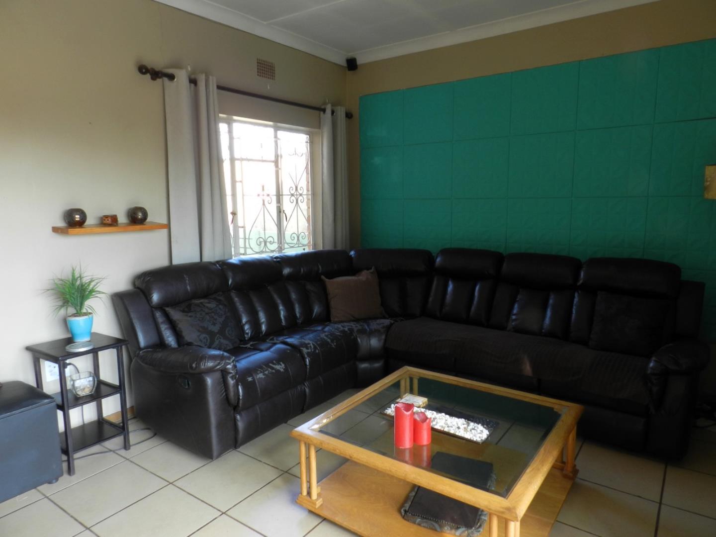 704908_Lounge_2.jpg