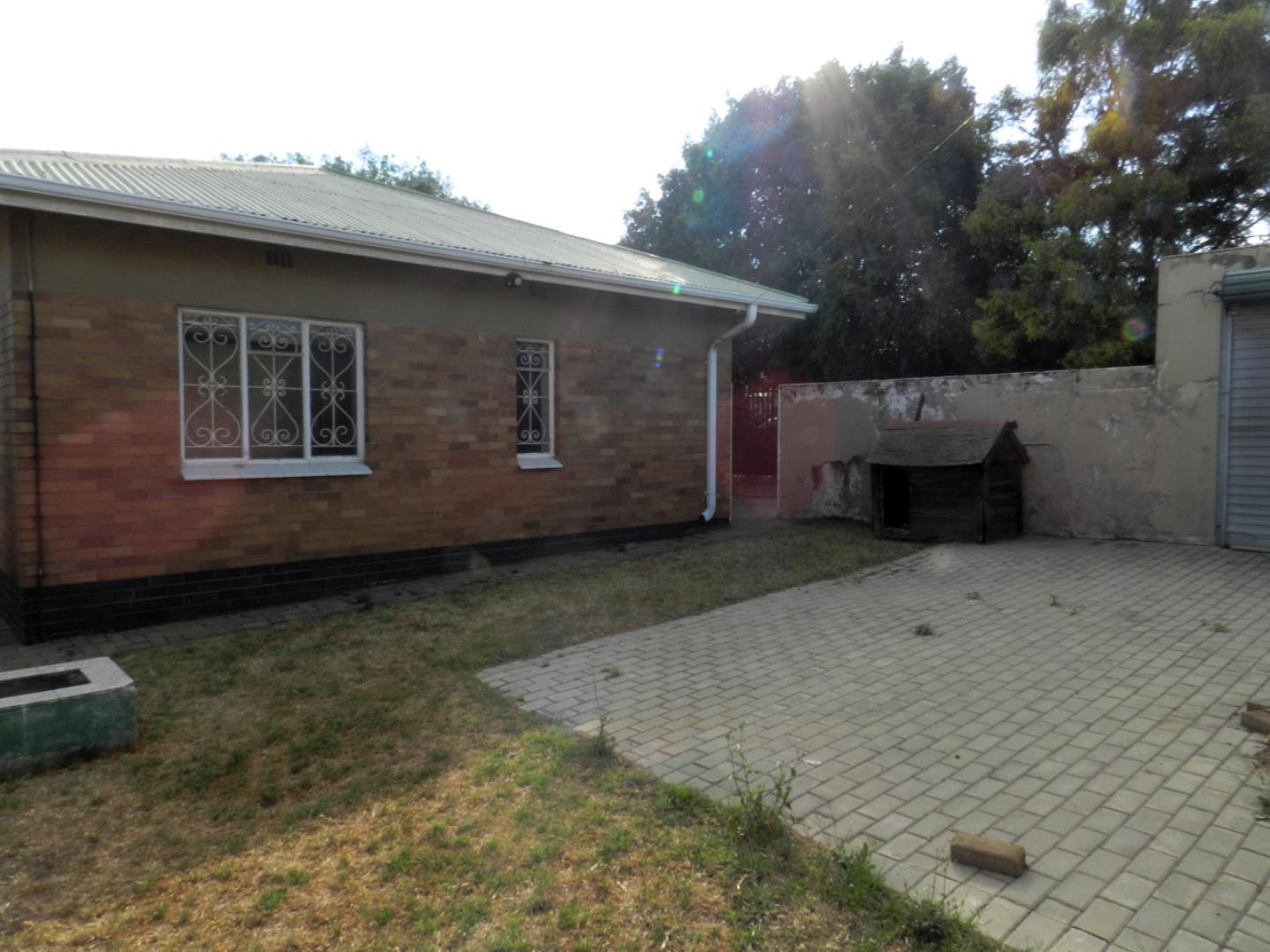 704908_Yard.jpg