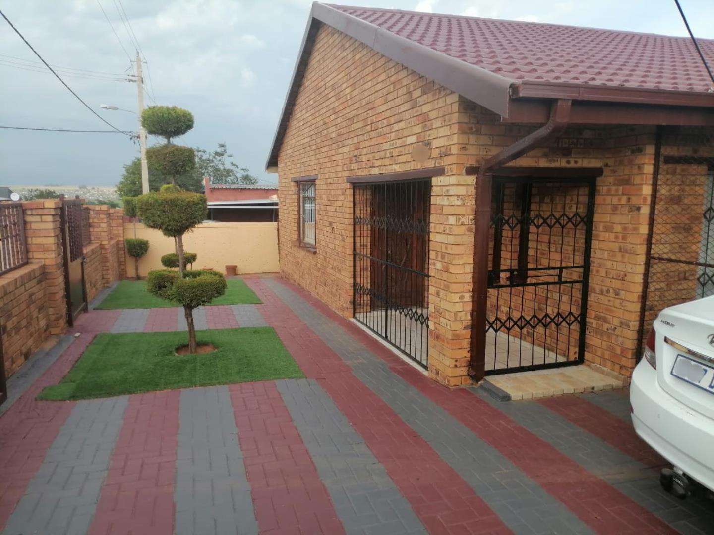 3 Bedroom House for Sale - North West