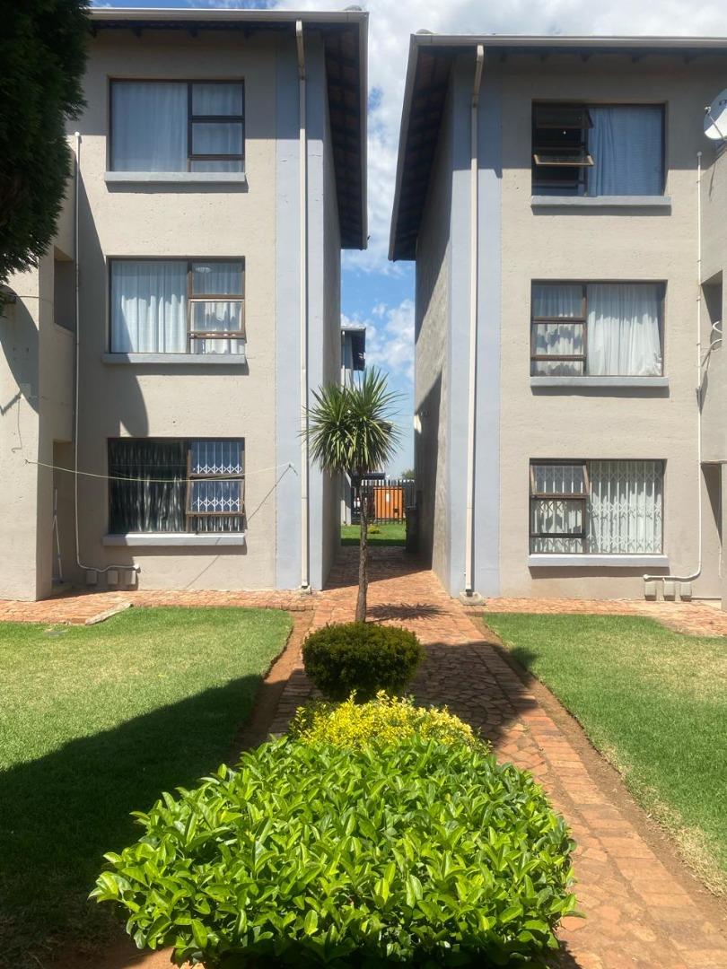 2 Bedroom Flat for Sale - Gauteng