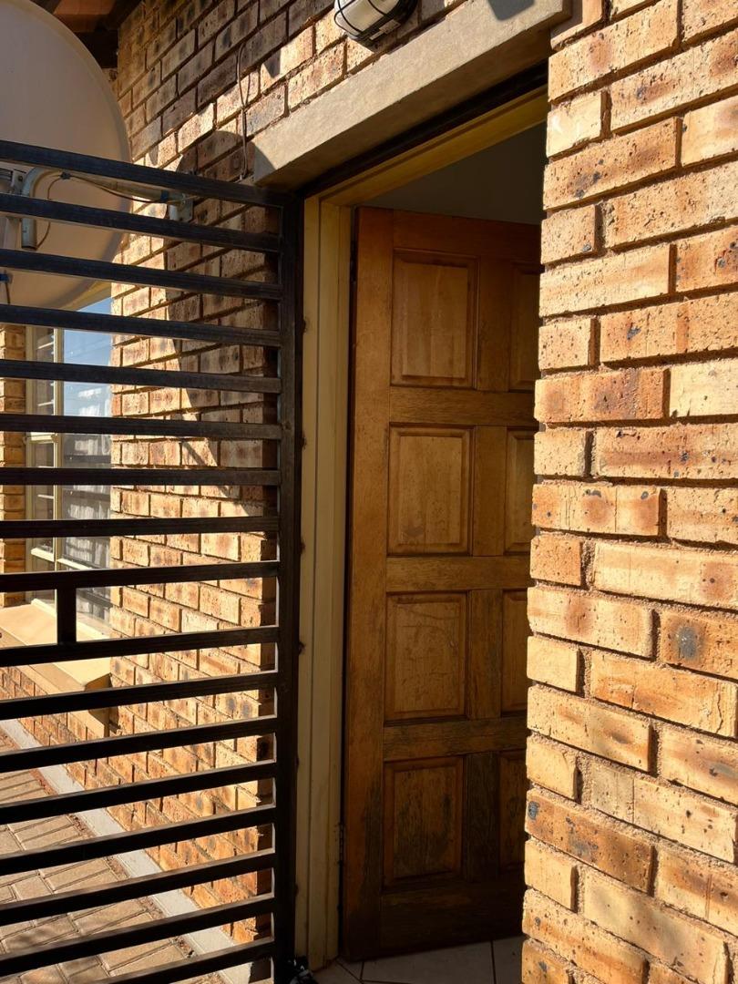 2 Bedroom Simplex for Sale - Gauteng