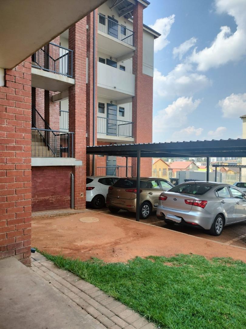 2 Bedroom Flat for Sale - Gauteng
