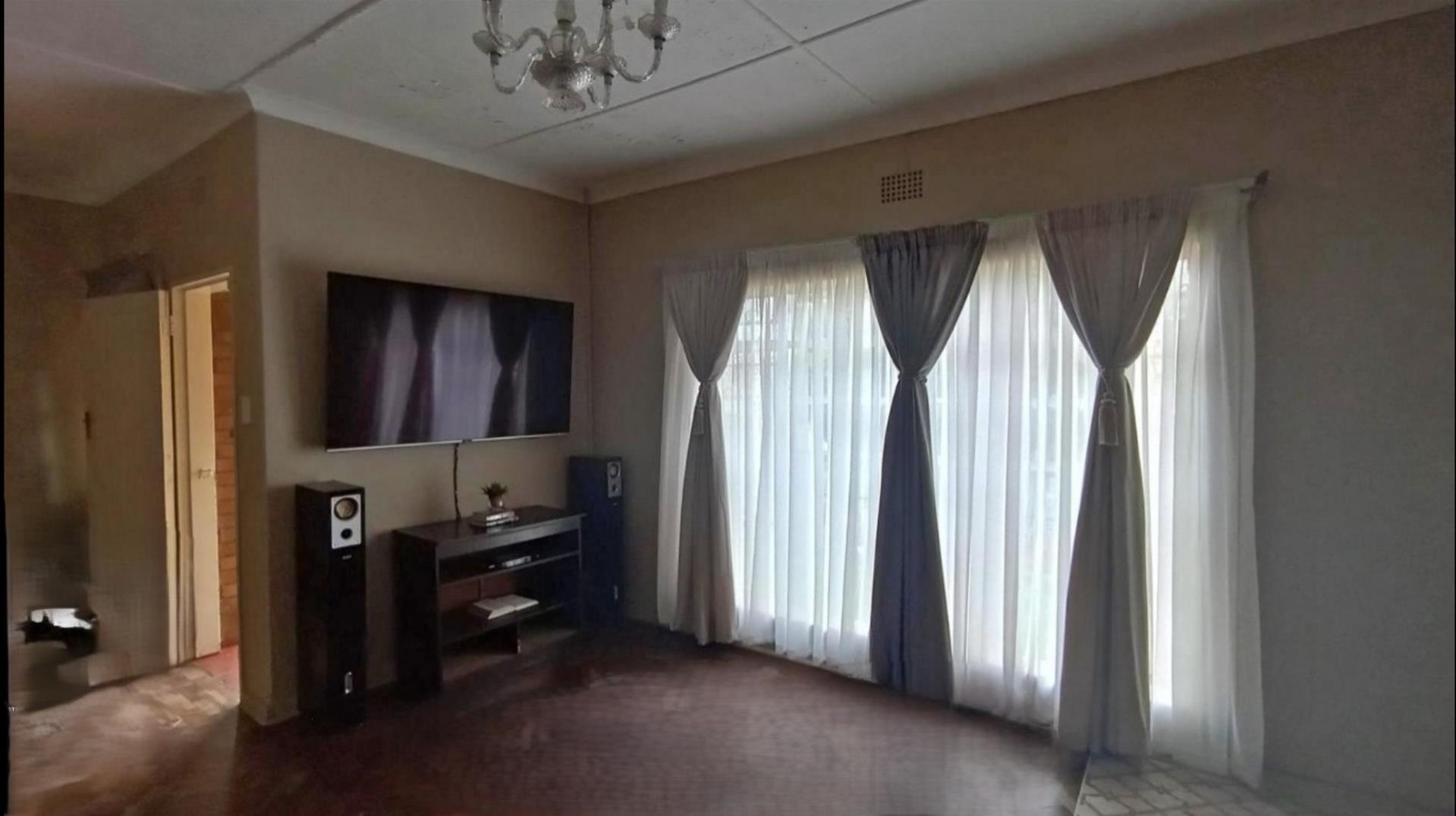 716883_Lounge_1.jpg