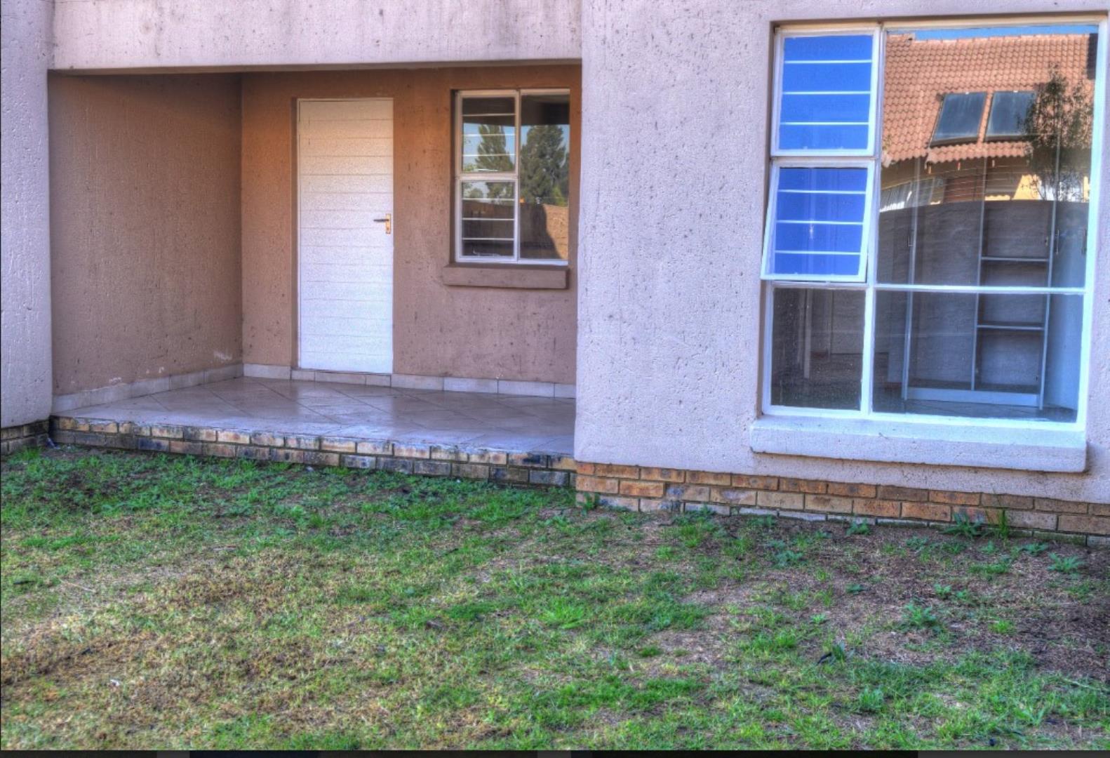 727453_Patio.jpg