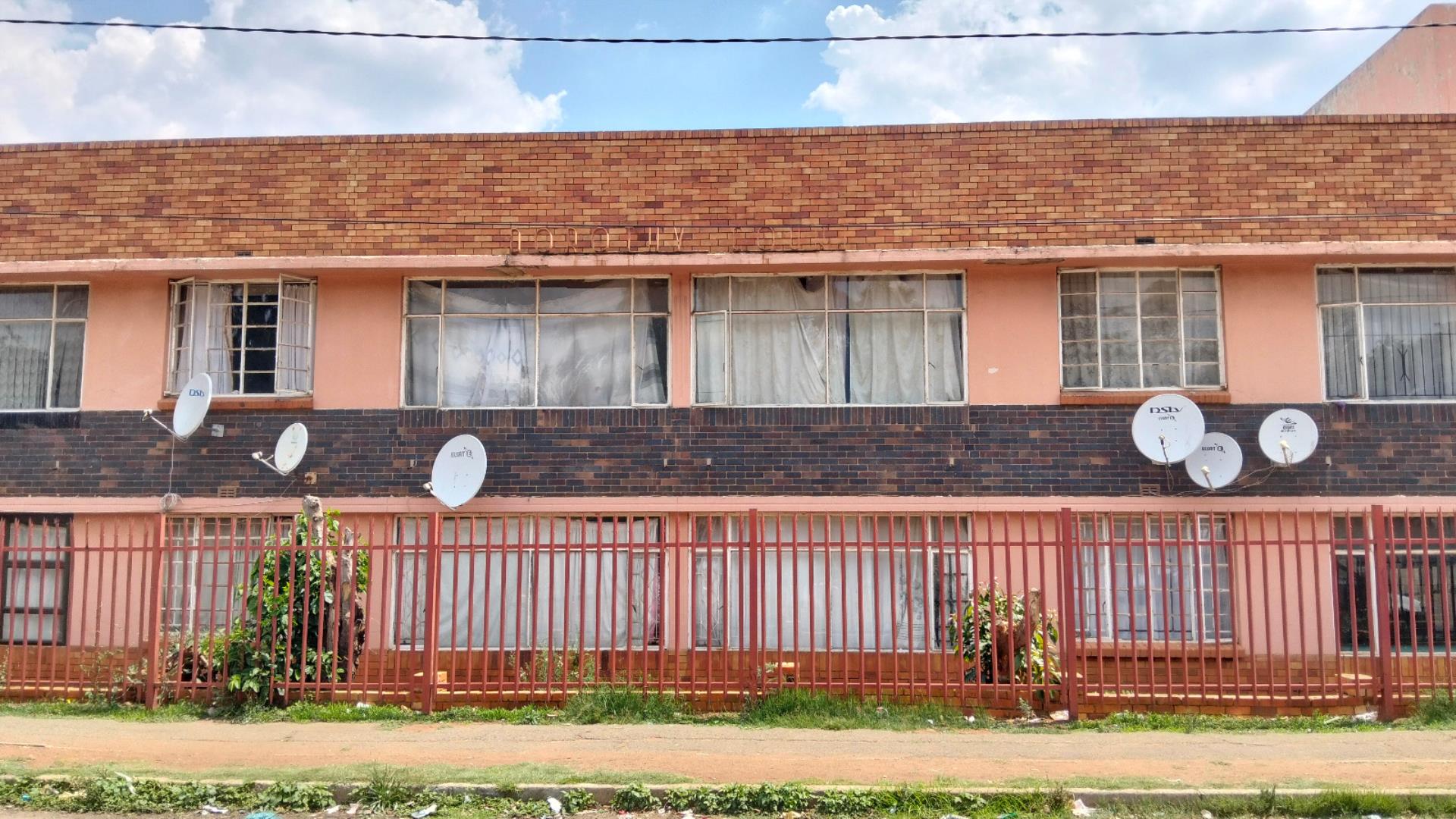 2 Bedroom Flat for Sale - Gauteng