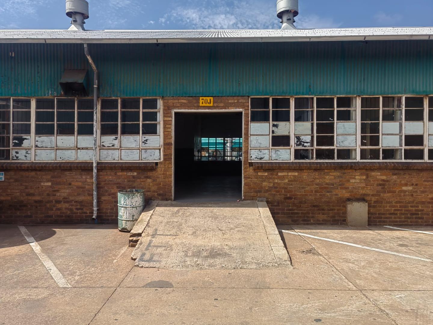 732189_70j10.jpg