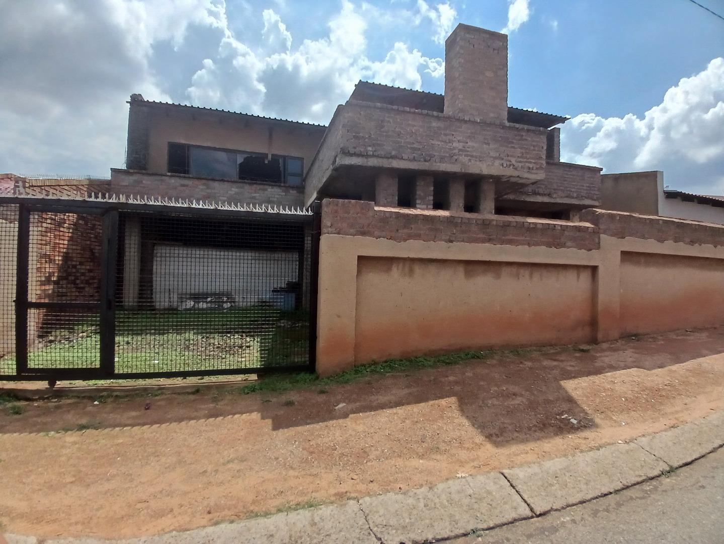 7 Bedroom House for Sale - Gauteng