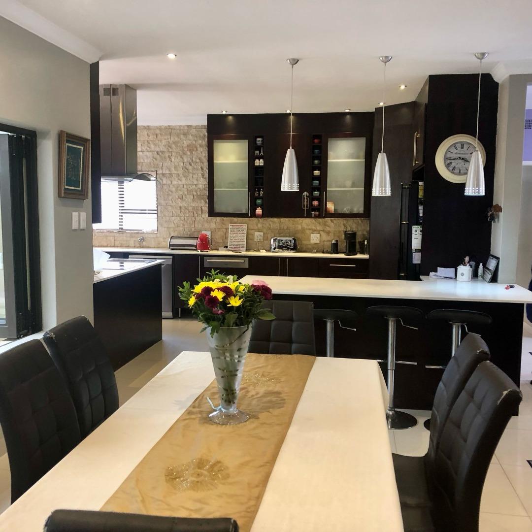 739922_Dining-kitchen.jpg