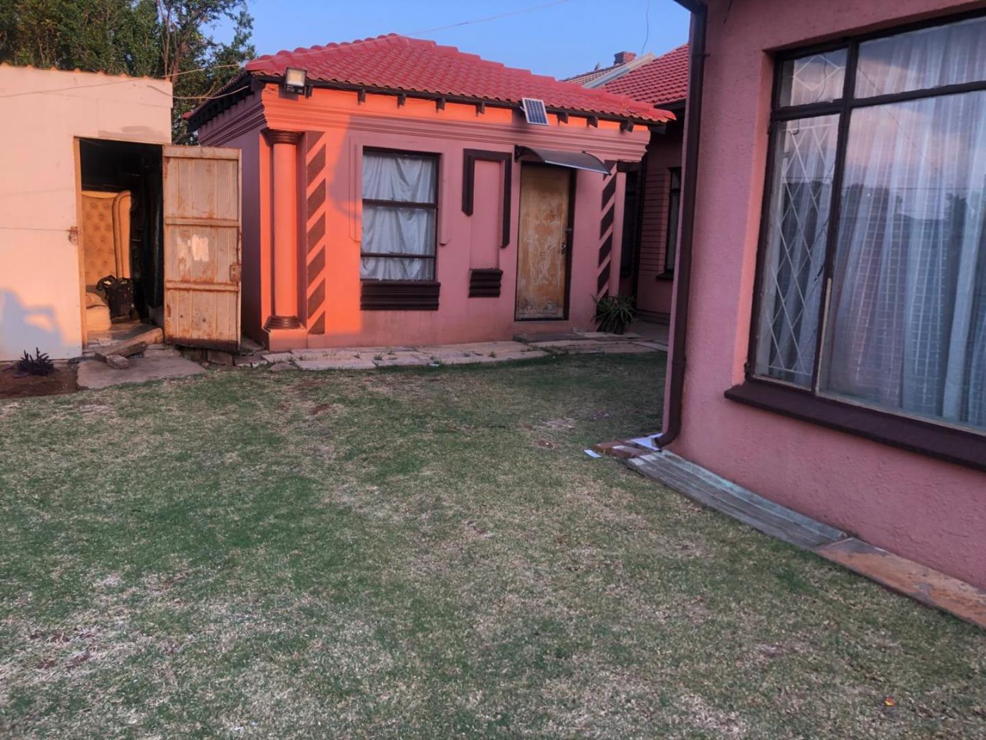 756670_Zandile_Leondale_Prop_-16.jpg
