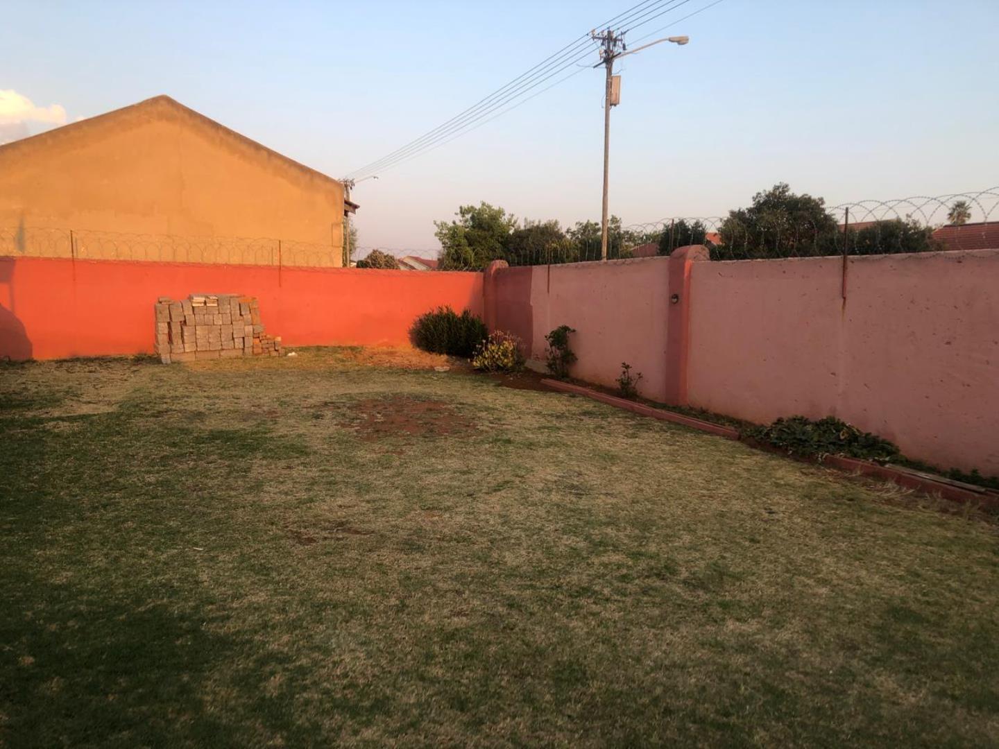 756670_Zandile_Leondale_Prop_-17.jpg