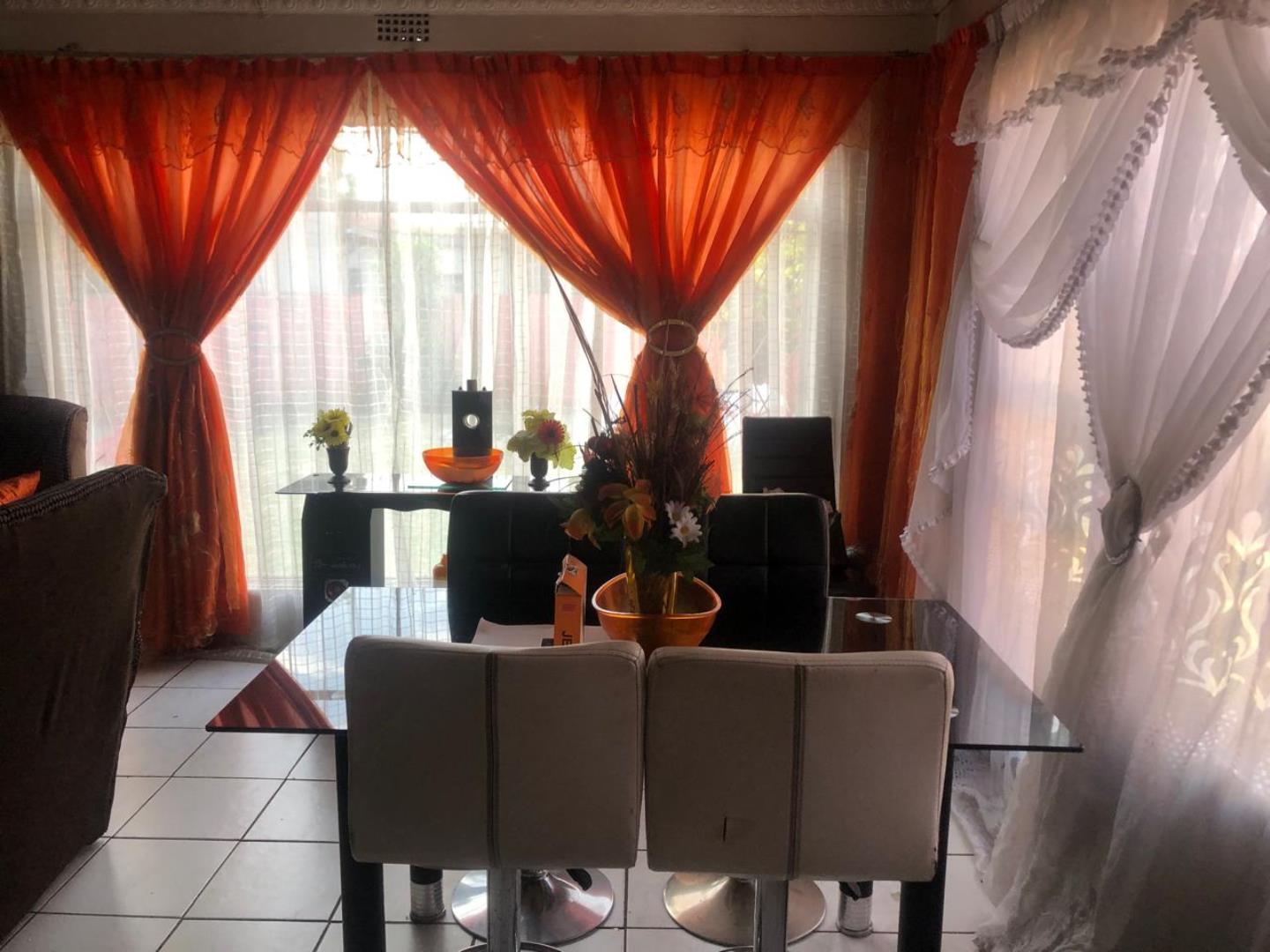 756670_Zandile_Leondale_Prop_-3.jpg