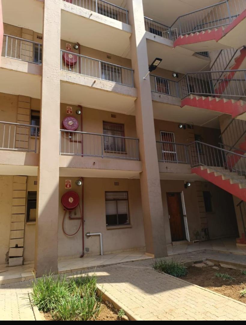 2 Bedroom Flat for Sale - Gauteng