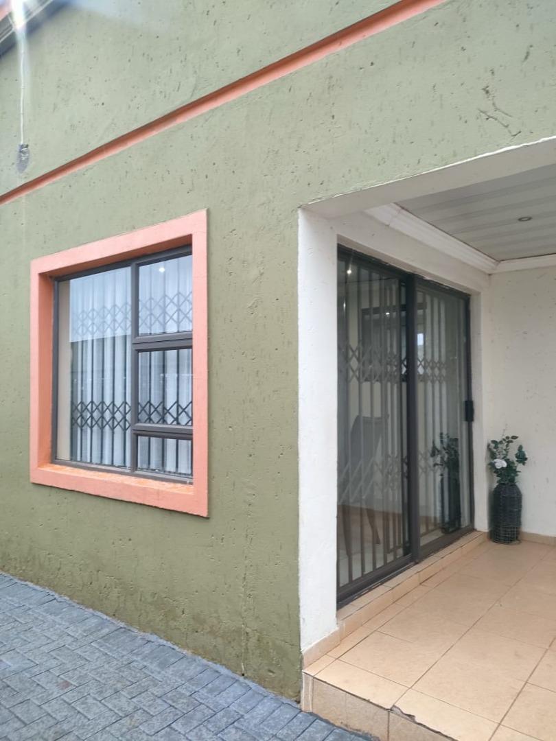 6 Bedroom House for Sale - Gauteng